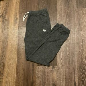 kids Abercrombie sweatpants size 11/12